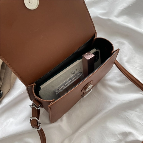 Damen Satteltasche Umhängetasche PU Leder Retro Einfache Runde Klappe Mit Metallschnalle Verstellbarer Riemen Handtasche