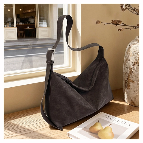Women Large Capacity Retro Suede Shoulder Bag Vintage Hobo Tote Bag Adjustable Strap Commuting Crossbody Bag Solid Color Bag