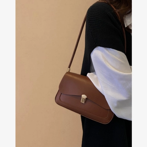 Retro PU Leather Underarm Shoulder Bag For Women Minimalist Rectangular Flap Bag With Gold Buckle