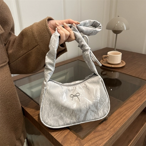 Damen Falten PU Leder Schulter Achseltasche Trendy Schleife Dekor Gekräuselter Scrunchie Gurt Hobo Handtasche Für Den Alltag Party