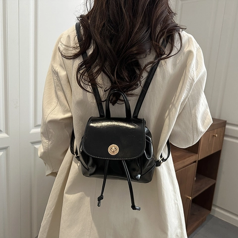 Mochila Mini de Cuero PU de Moda para Mujer Mochila Pequeña de Viaje Retro Con Cierre de Metal y Correas Ajustables Bolso de Mano Elegante