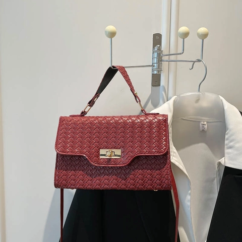 Women Woven PU Leather Shoulder Bag Fashion Gold Lock Handbag Retro Solid Color Crossbody Square Bag for Daily Work