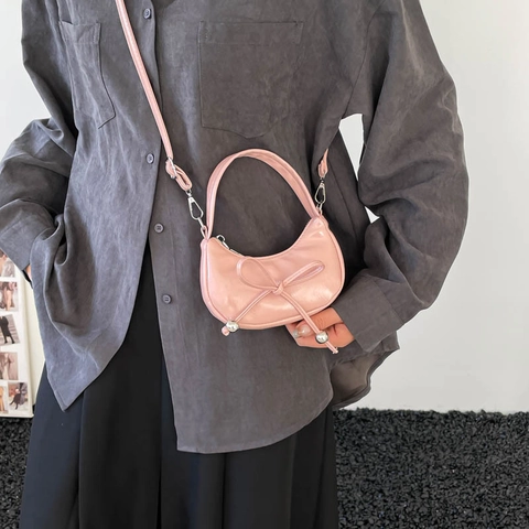 Dames Glanzende PU-Leren Bow Knot Dumpling Tas Halve Maan Schoudertas Handtas Crossbody Met Metalen Bal Bedels Trendy Chic