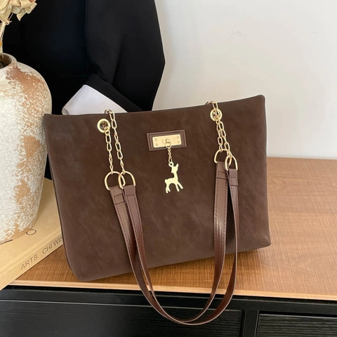 Grand Sac Fourre-Tout En Cuir PU Mat Avec Chaîne Dorée Et Pendentif Cerf Sac À Main Rétro Minimaliste Pour Femmes
