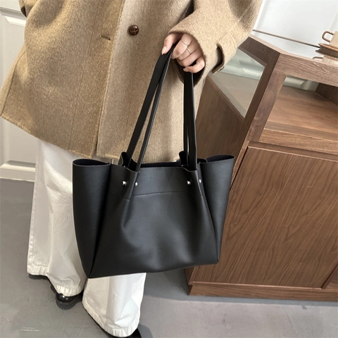 Large Capacity PU Leather Tote Bag Rivet Decor Minimalist Single Shoulder Handbag For Work Daily Commute