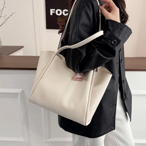 Sac Fourre-tout en Cuir PU pour Femmes Style Coréen Grande Capacité Avec Écharpe en Soie Sac à Épaule Simple Ensemble Deux Pièces