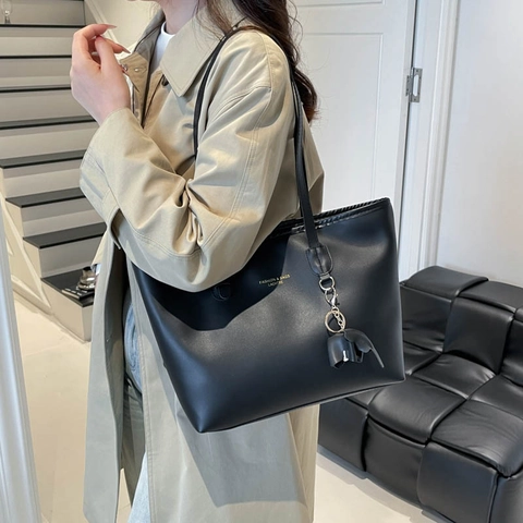 Moda Donne PU Pelle Borsa Tote Grande Capacità Cerniera Pendolare Borsa A Tracolla Con Ciondolo Elefante