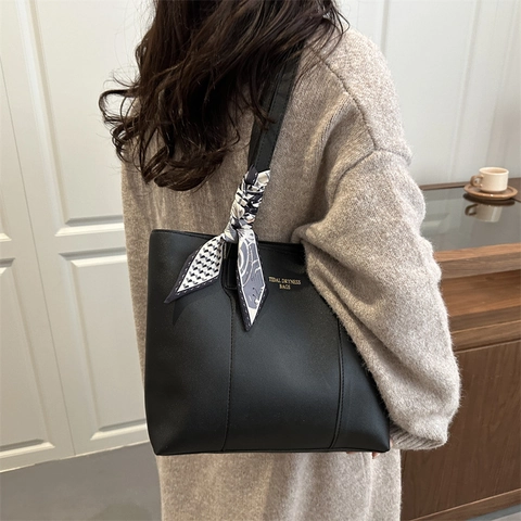 Bolso Tote Grande Cuero PU Retro Simple Viajero Bolso De Hombro Con Pañuelo De Satén Para Mujeres