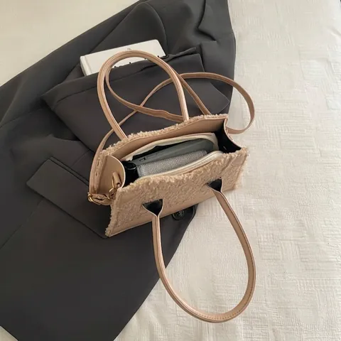 Women Plush Fleece Crossbody Bag Lamb Wool PU Leather Small Trapezoid Handbag Autumn Winter Casual Fashion Chic