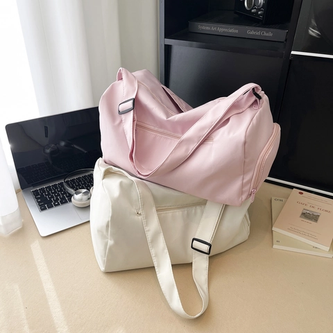 Lightweight Nylon Sports Fitness Bag Large Capacity Gym Bag With Shoes Compartment Duffel Travel Bag For Yoga Swimming Women Men