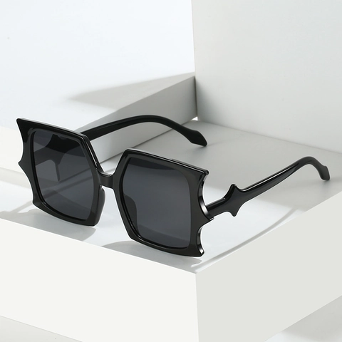 Oversized Square Sunglasses PC Frame UV400 Protection Fashion Unique Batwing Shape Y2K Hip Hop Trendy Eyewear For Women