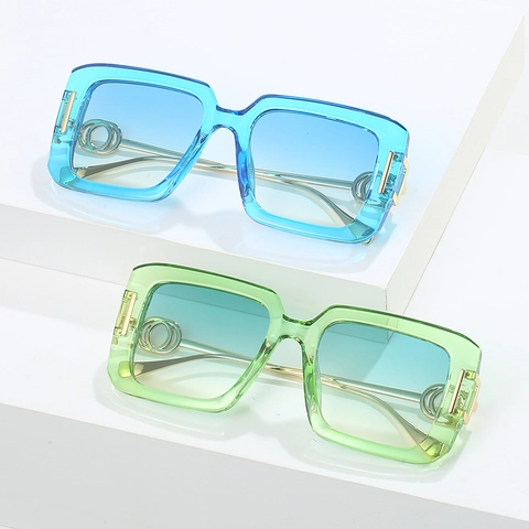 Women Square Sunglasses UV400 Protection Plastic Frame Metal Temples Gradient Lenses Trendy Retro Fashion Oversized Eyewear