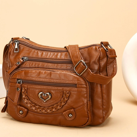 Sac Bandoulière Femme Cuir PU Souple Multi Poches Sac À Épaule Avec Ornement Cœur Et Détail Tressé