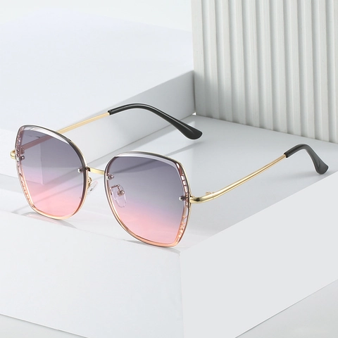 Oversized Square Sunglasses Metal Frame UV400 Protection Gradient Lens Retro Geometric Hollow Design For Women
