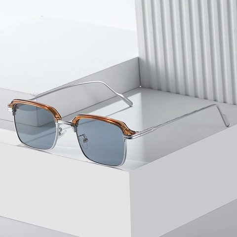 Occhiali Da Sole Quadrati Retrò Montatura Metallo PC Protezione UV400 Moda Tendenza Esterno Viaggio Per Uomini E Donne Unisex