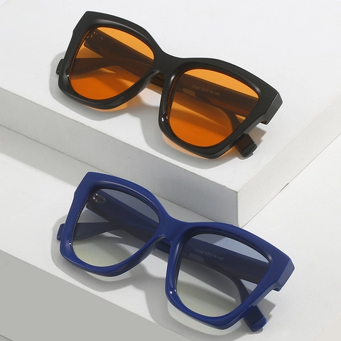Lunettes De Soleil Carrées PC Monture Épaisse Surdimensionnée Protection UV400 Mode Rétro Style Œil De Chat Femmes