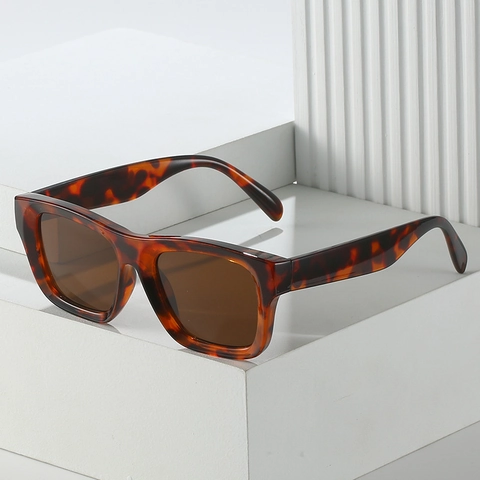 Square Sunglasses PC Frame UV400 Protection Retro Fashion Oversized Eyewear For Men And Women Travel