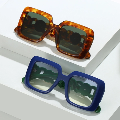 Oversized Square Sunglasses PC Frame AC Lens UV400 Protection Hollow Chain Legs Metal Flower Decor Vintage Fashion Women