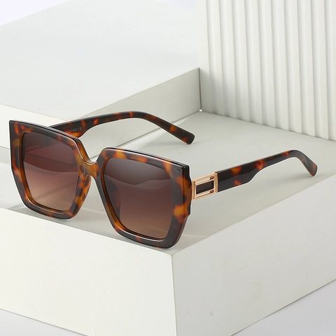 Oversized Square Frame Sunglasses PC Metal Decoration UV400 Protection Fashion Trendy Eyewear For Women Men