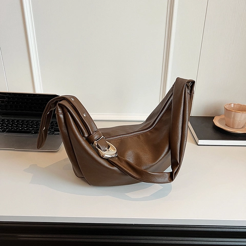 Women Large Hobo Shoulder Bag PU Leather Vintage Adjustable Strap Solid Color Zipper Closure Fashion Dumpling Handbag