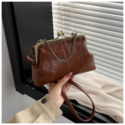 Vintage Kiss Lock Shoulder Bag Retro PU Leather Shell Shape Crossbody Handbag Metal Chain Solid Color For Women