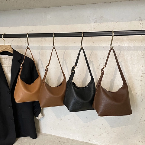 Sac À Épaule Femmes Cuir PU Grain Litchi Bandoulière Réglable Style Hobo Mode Coréenne Tendance Sac À Main Avec Pendentif Ours