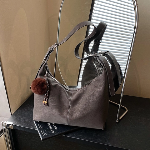 Retro PU Leather Hobo Bag Large Capacity Underarm Shoulder Bag With Pom Pom Charm White Contrast Stitching For Women