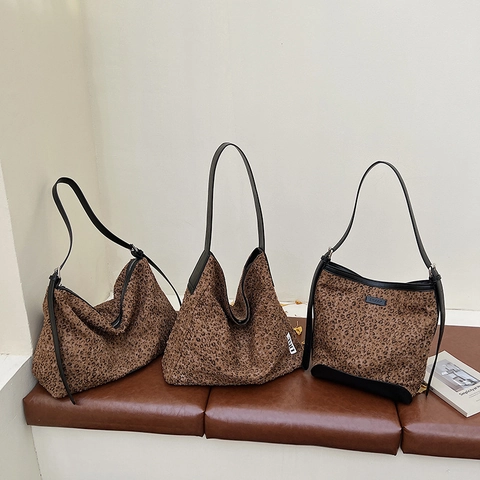 Fashion Leopard Print Shoulder Bag For Women Large Capacity Hobo Tote Bag PU Leather Sequins Versatile Urban Style