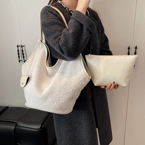 Plush Lamb Wool Tote Bag And PU Leather Pouch Large Capacity Retro Commuter Shoulder Handbag For Women Solid Color