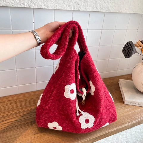 Sac À Épaule Peluche Femmes Cabas En Laine Avec Motif Fleurs Blanches Fermoir À Bascule Cordon Style Hiver
