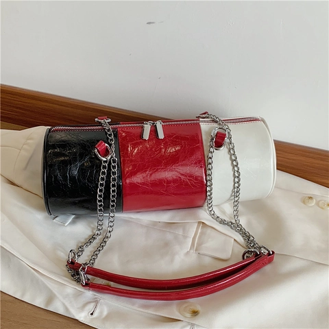 Borsa A Spalla Cilindrica PU Lucido Patchwork Tricolore Con Catena Argentata Tracolla Borsa A Barile Di Tendenza Per Donne