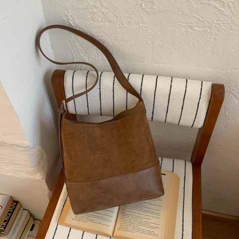 Retro Minimalist Women Shoulder Bag Suede PU Leather Splicing Large Capacity Bucket Bag With Adjustable Strap Inner Pouch