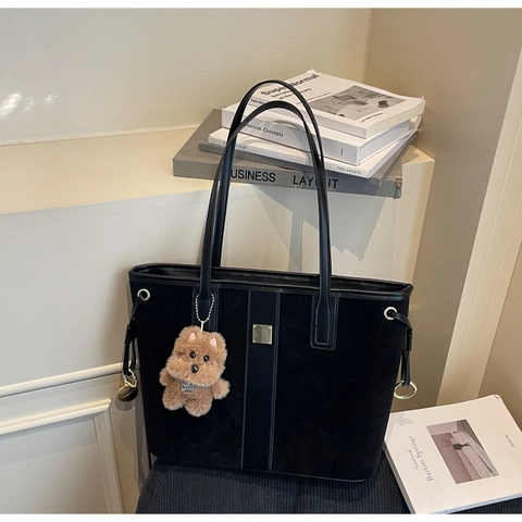 Women Large Capacity Tote Bag Matte PU Leather Shoulder Bag With Detachable Plush Bear Charm Vintage Office Commute