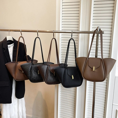 Women PU Leather Large Capacity Tote Bag And Matching Pouch Retro Commuting Shoulder Underarm Bag Urban Style Elegant Lock