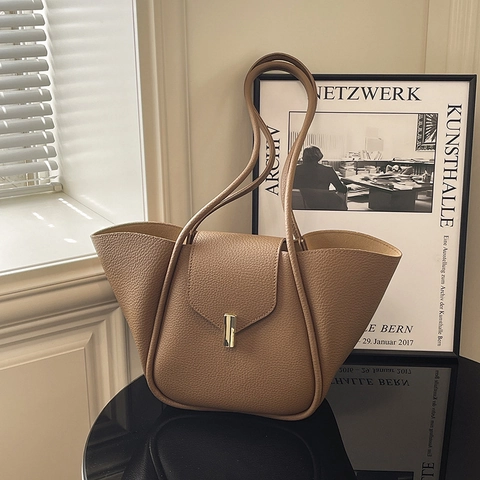 Women PU Leather Large Capacity Tote Bag And Matching Pouch Retro Commuting Shoulder Underarm Bag Urban Style Elegant Lock