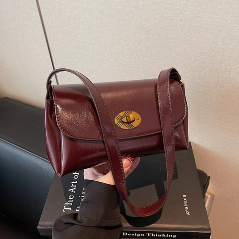 Borsa A Tracolla Retrò Pelle PU Lucida Serratura Dorata Patta Rettangolare Vintage Borsa Sottobraccio Da Donna