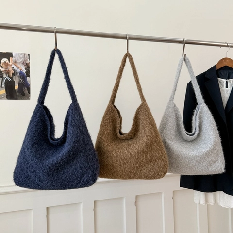 Damen Plüsch Tote Bag Kunstmohair Schultertasche Hobo Tasche Winter Warm Große Kapazität Weiche Pendler Handtasche