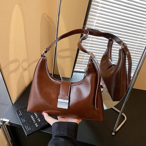 Bolso De Hombro Vintage De Cuero PU Brillante Correa Ajustable Hebilla Plateada Bolso De Mano Hobo Minimalista Para Mujer