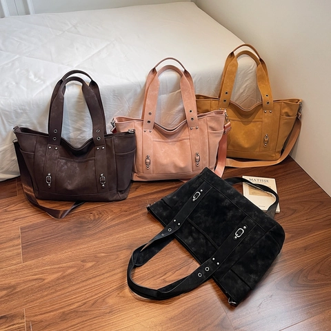 Grote Capaciteit Tote Bag Mat PU Leer Klinknagels Decor Retro Schoudertas Met Verstelbare Riem Voor Dames Dagelijks Woonwerkverkeer