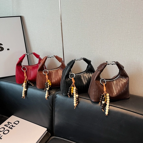Sac À Main Hobo En Cuir PU Tissé Sac À Épaule Commuter Mode Avec Boucle Métallique Et Gland En Perles De Bois Pour Femmes