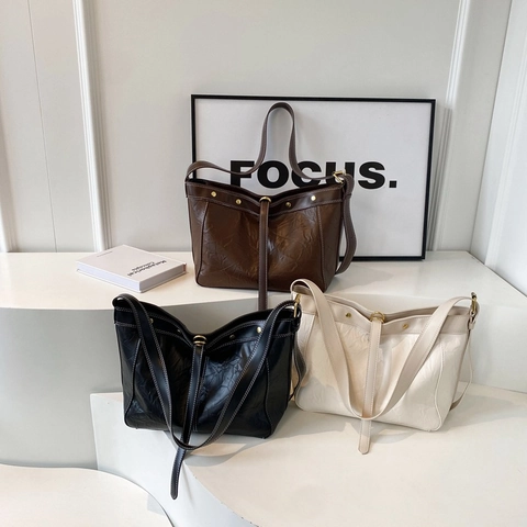 Borsa A Tracolla Retrò Da Donna Grande Capacità Pelle Sintetica Stropicciata Minimalista Cuciture A Contrasto Rivetti