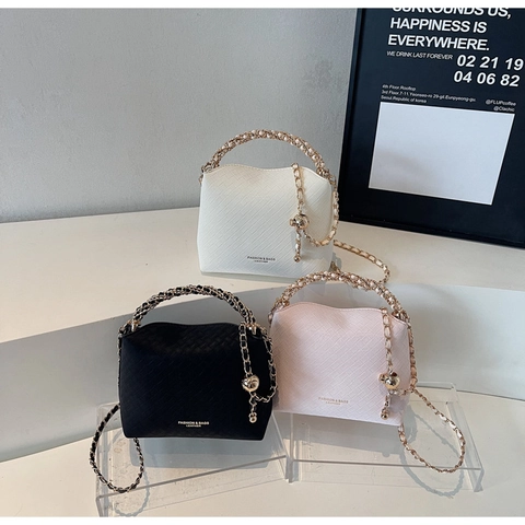Gewebte PU-Leder Schultertasche Für Damen Goldene Kette Umhängetasche Rautenmuster Quadratische Pendlertasche