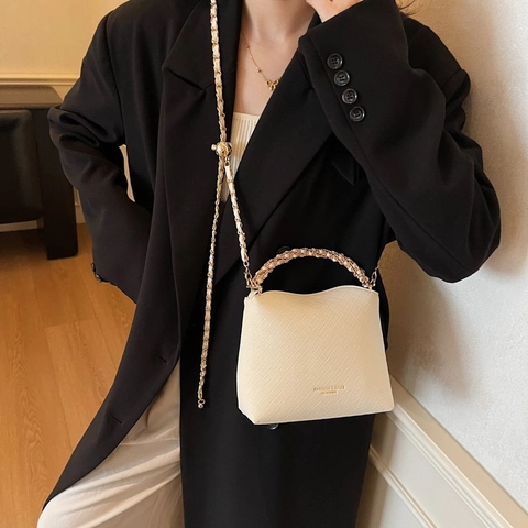 Gewebte PU-Leder Schultertasche Für Damen Goldene Kette Umhängetasche Rautenmuster Quadratische Pendlertasche