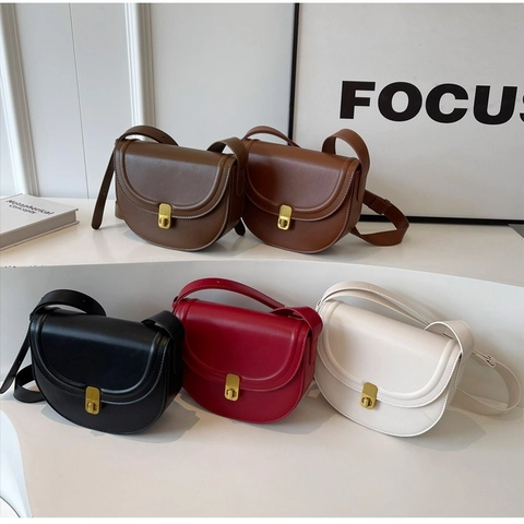 Vintage Saddle Crossbody Bag PU Leather Minimalist Half Moon Shoulder Handbag With Gold Metal Lock For Women Daily Casual