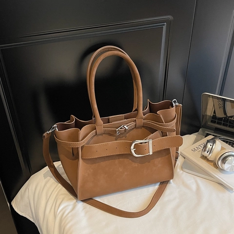 Retro Matte PU Leather Underarm Bag Vintage Large Capacity Tote Commuter Handbag With Belt Buckle And Detachable Strap