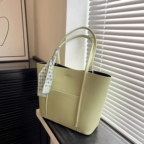 Large Capacity Tote Bag Lychee Pattern PU Leather Women Commuter Handbag With Satin Scarf Decor