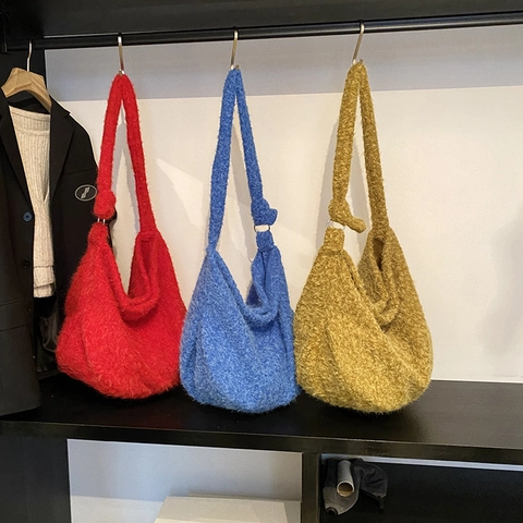 Large Capacity Plush Tote And Pouch Shoulder Bag Faux Fur Hobo Handbag Soft Warm Autumn Winter Minimalist Solid Color