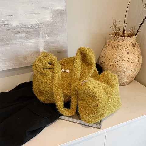 Large Capacity Plush Tote And Pouch Shoulder Bag Faux Fur Hobo Handbag Soft Warm Autumn Winter Minimalist Solid Color