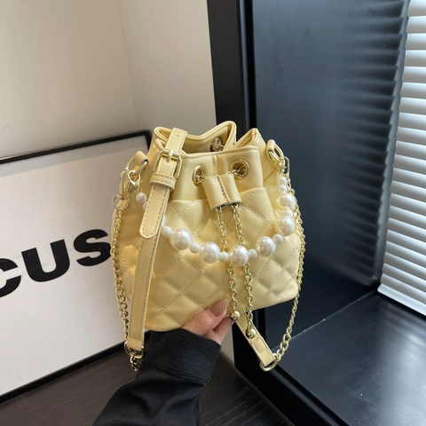 Women Quilted PU Leather Bucket Bag With Artificial Pearl Handle Gold Chain Strap Drawstring Elegant Crossbody Shoulder Bag
