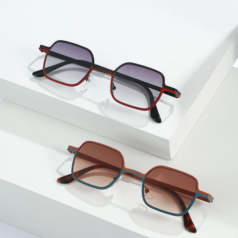 Square Sunglasses Vintage Metal Frame UV400 Protection Gradient Lens Fashion Retro Eyewear For Women Men